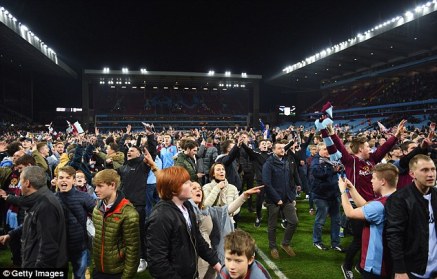 266D3DA100000578-2987620-image-a-29_1425970650668